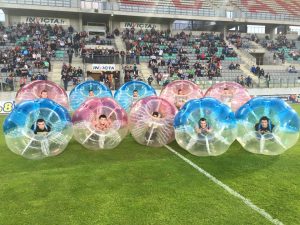 Partie de bubblefoot au stade de Sedan