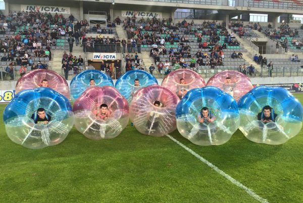 Bubble Foot sur la pelouse de sedan